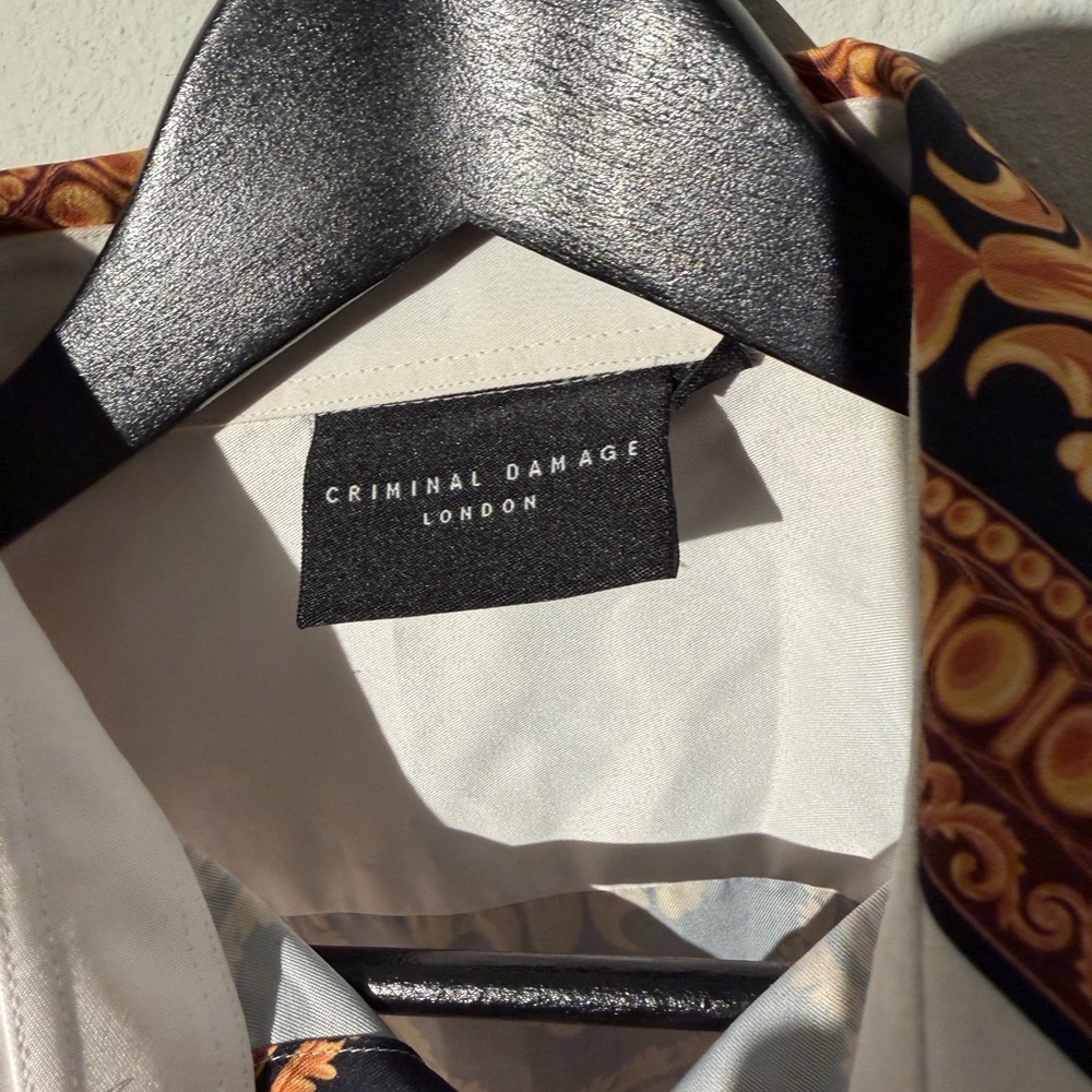 Elegant White and Orange Patterned Men's Shirt - Picture 2 of 4